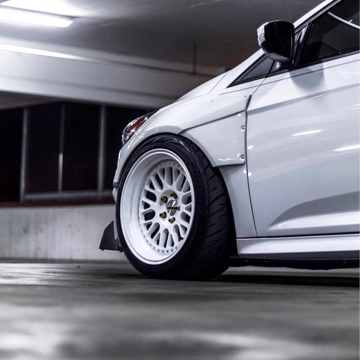 Whistler SK1 Full Gloss White