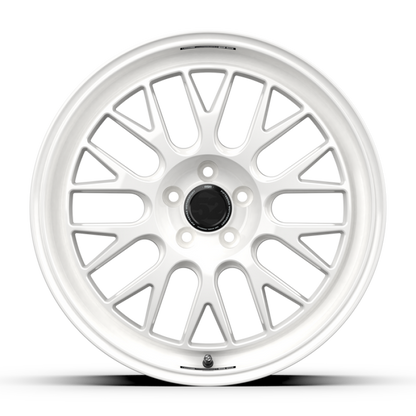 fifteen52 Holeshot RSR 19x9.5 5x114.3 ET38 Rally White