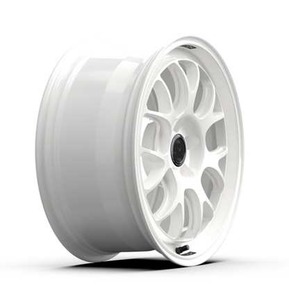 fifteen52 Apex RSR 18x9.5 5x114.3 ET38 Rally White