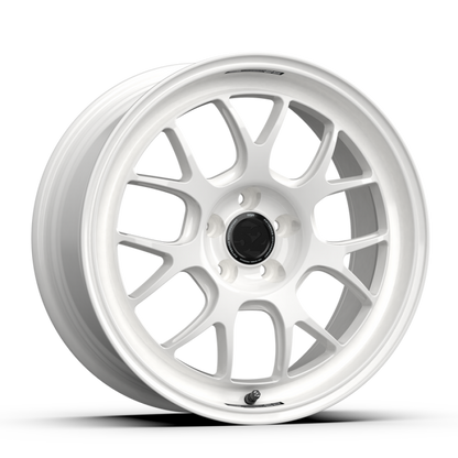 fifteen52 Apex RSR 18x9.5 5x114.3 ET38 Rally White