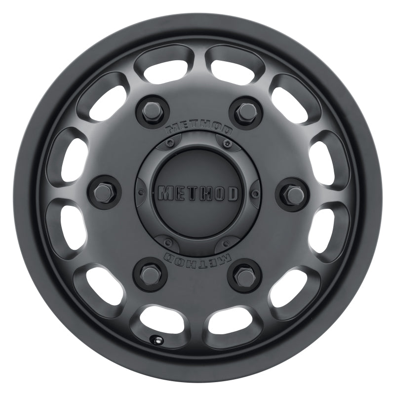 Method MR901 - FRONT 16x5.5 +117mm Offset 6x205 161.04mm CB Matte Black Wheel.