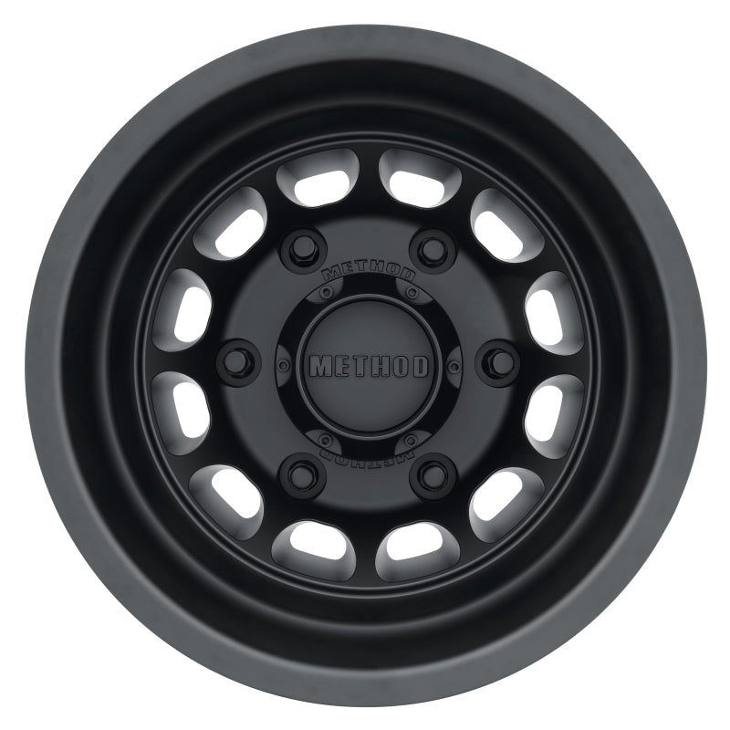 Method MR901 - REAR 16x5.5 -138mm Offset 6x205 161.04mm CB Matte Black Wheel.