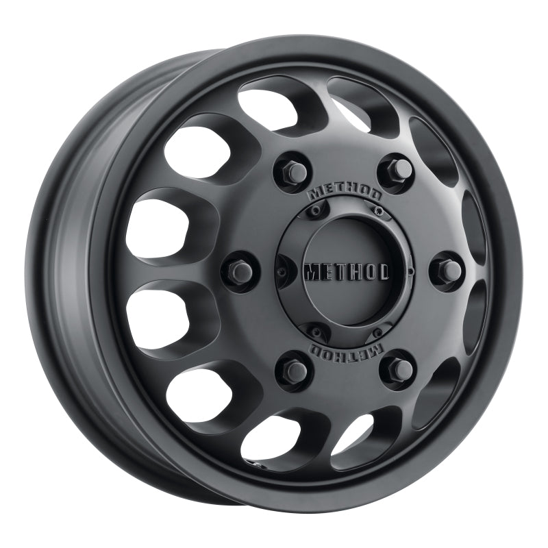 Method MR901 - FRONT 16x5.5 +117mm Offset 6x205 161.04mm CB Matte Black Wheel.